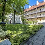 Unique Old Town 2Br Apt Stara 7